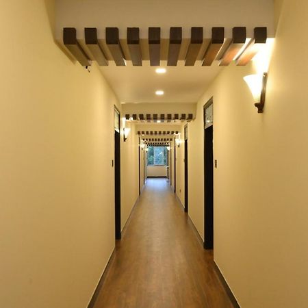 Meenakshi Inn Udupi Bagian luar foto