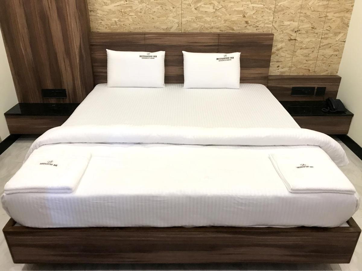 Meenakshi Inn Udupi Bagian luar foto