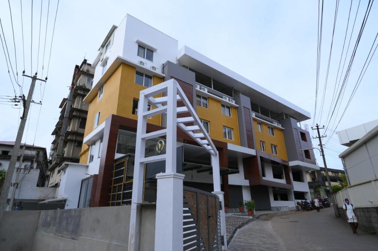 Meenakshi Inn Udupi Bagian luar foto