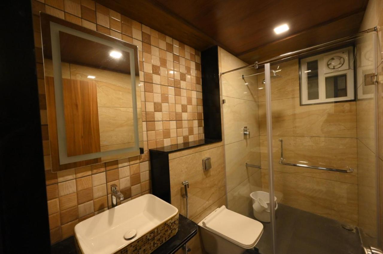 Meenakshi Inn Udupi Bagian luar foto
